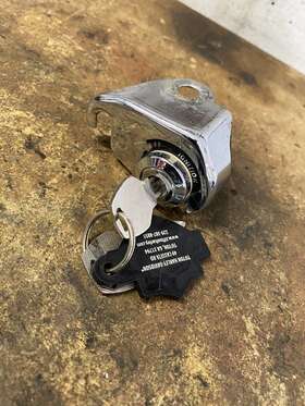 71510-88 Harley-davidson 71425-77 Sportster Xl Chrome Ignition Switch Cover 2 Keys