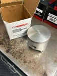 Yamaha IT465 YZ465 Wiseco Piston 86.5MM Bore 451M08650 No Circlips Pin. Fixed Price $125.00.